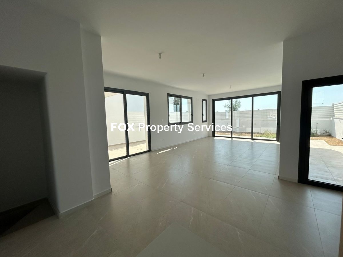 3 Bedroom Detached House for Sale in Larnaca, Dromolaxia